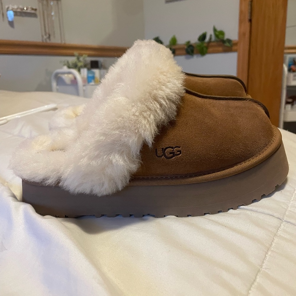 UGG DISQUETTE slippers